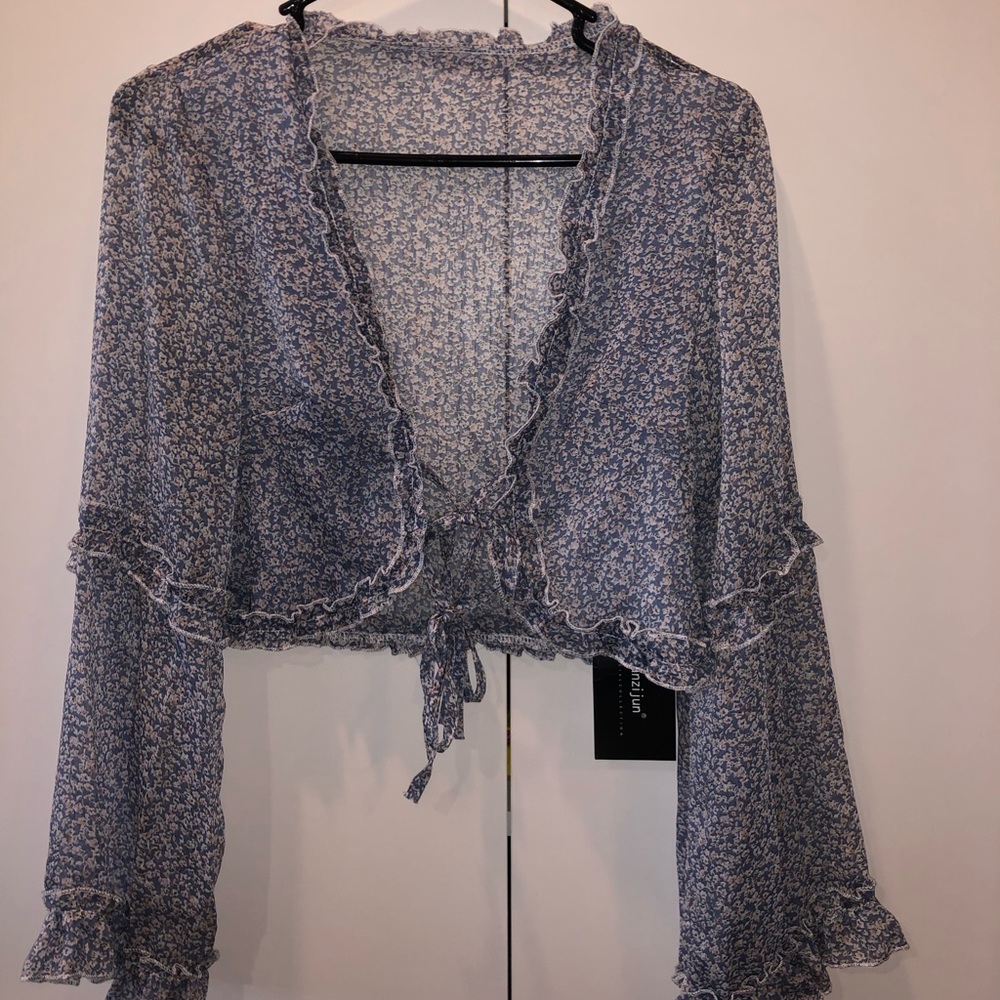Crop floral long sleeve shirt